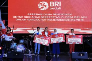 BRI Salurkan Beasiswa Kepada 1.800 Anak Berprestasi di Desa BRILiaN BRI Salurkan Beasiswa Kepada 1.800 Anak Berprestasi di Desa BRILiaN