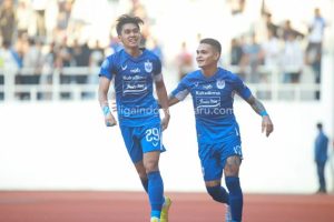 On Fire! Septian David Cetak Dua Gol ke Gawang Arema On Fire! Septian David Cetak Dua Gol ke Gawang Arema