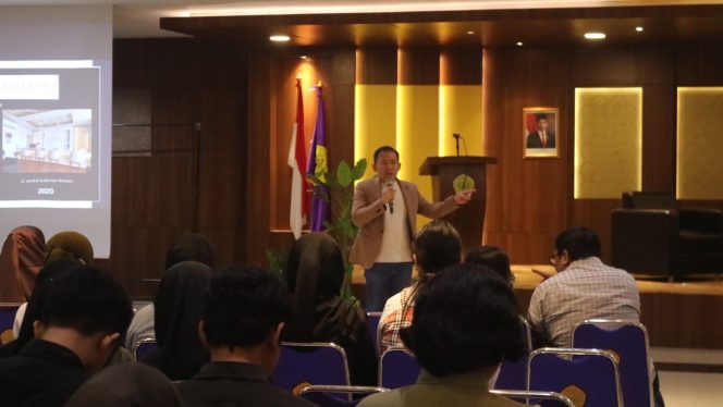 
					Dokter Rayendra Berbagi Tips Sukses Berbisnis di Unpak Bogor