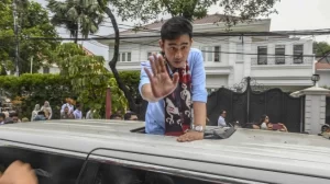 Nyelekit! Elite PDIP Sentil Gibran Soal Etika