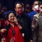 Diam dan Tersenyum, Jokowi Abaikan Sindiran 'Orba' dari Megawati