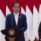 Dasi Kuning Jokowi yang Bikin Pangling