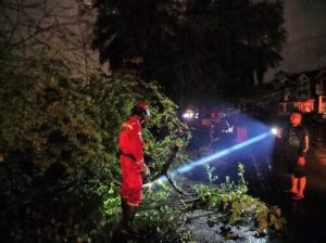 Cuaca Ekstrim, Bogor Dikepung Banjir dan Longsor