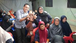 Calon Walikota Bogor Sendi Fardiansyah Disambut Emak-emak di Curug Mekar