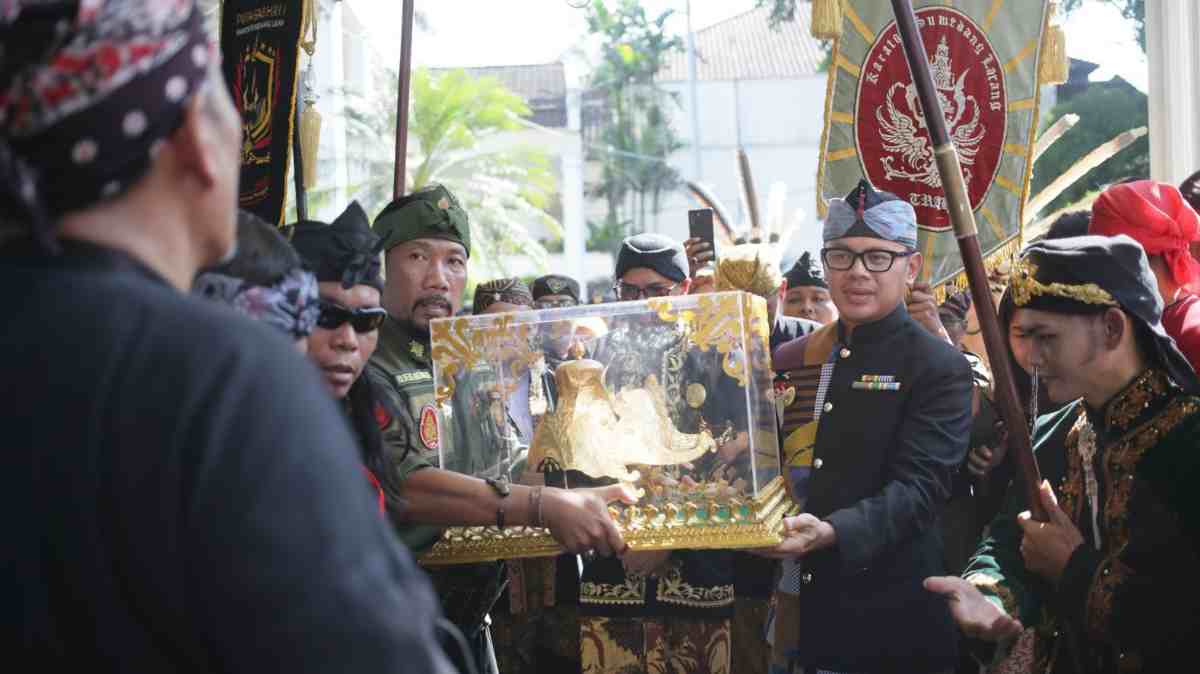 Mahkota Raja Pajajaran Binokasih Dipamerkan di Perpustakaan Kota Bogor