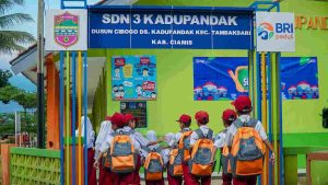 “BRI Peduli Ini Sekolahku”, Wujud Nyata Komitmen BRI Bagi Kemajuan Pendidikan Indonesia “BRI Peduli Ini Sekolahku”, Wujud Nyata Komitmen BRI Bagi Kemajuan Pendidikan Indonesia