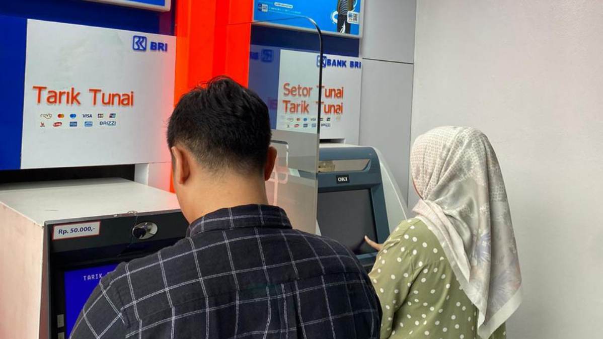 Bank BRI KC Radio Dalam Memperkenalkan Kemudahan Transaksi melalui CRM 