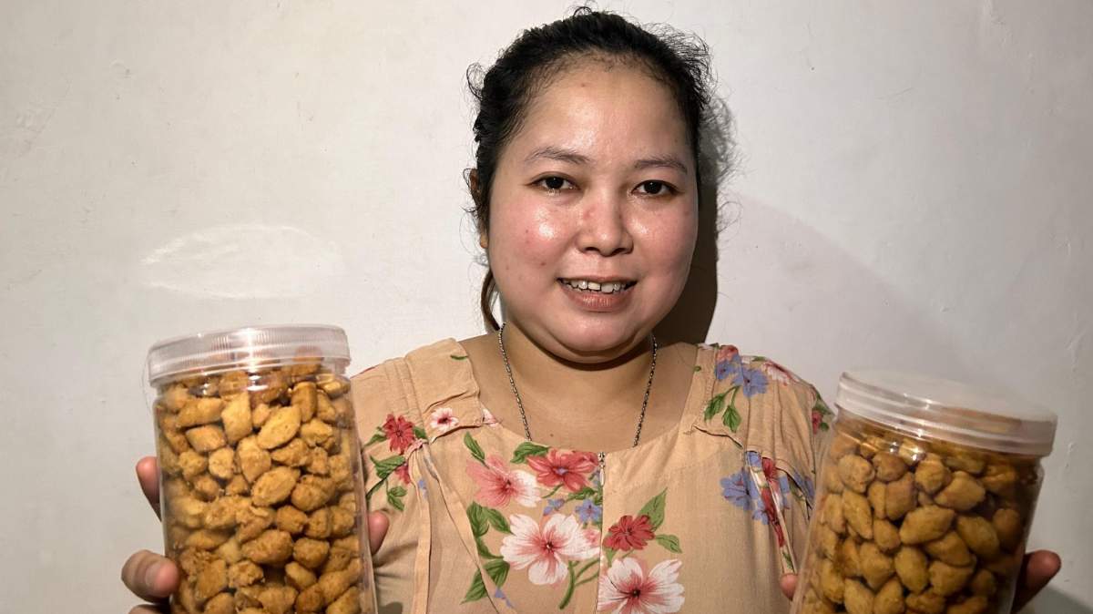 Cerita Neneng, Penjual Kue dan Baju di Pasar Rebo Kini Bisa Menopang Perekonomian Keluarga Berkat Holding Ultra Mikro BRI