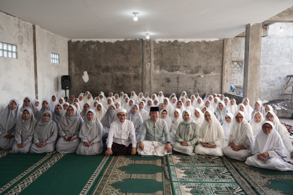 Dokter Rayendra-Eka Maulana Jadi Salah Satu Paslon Wali Kota Bogor Yang Peduli Akan Pesantren