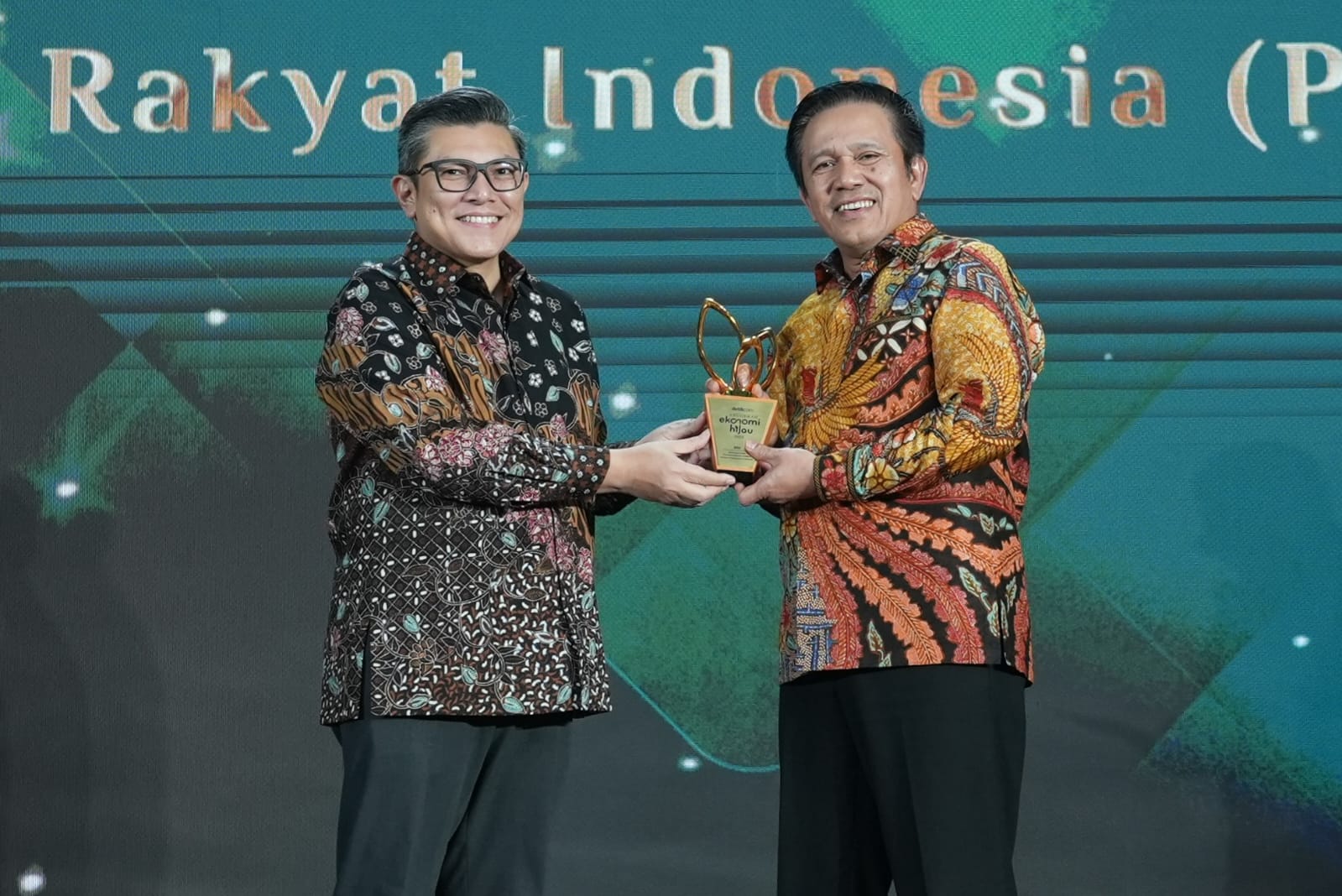 Konsisten Layani Keuangan Inklusif, BRI Peroleh Anugerah Ekonomi Hijau atas Pemberdayaan UMKM
